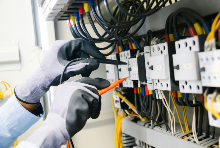 Électricité – éclairage : brillez dans toutes les conditions
